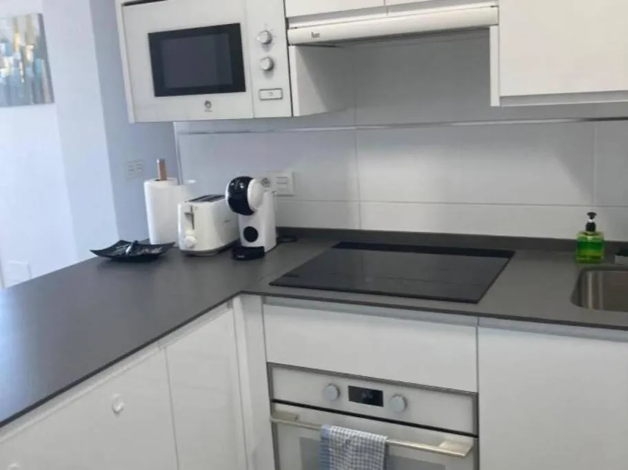 Modern 2 Bed Apartment With Sea Views, Bonanza Benalmádena